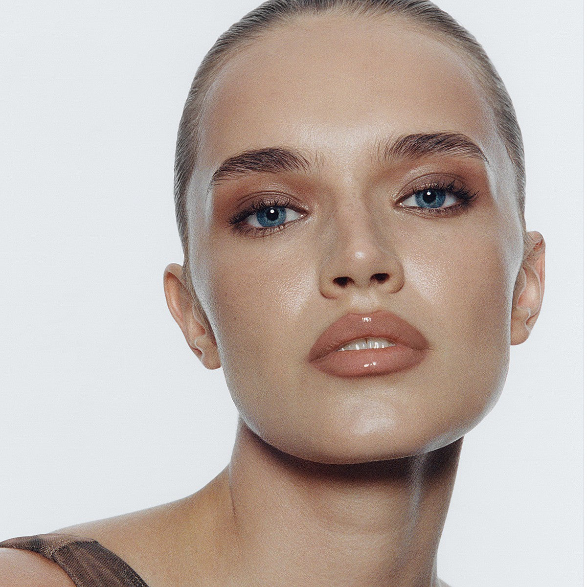 Me Like Volumizing Lip Gloss