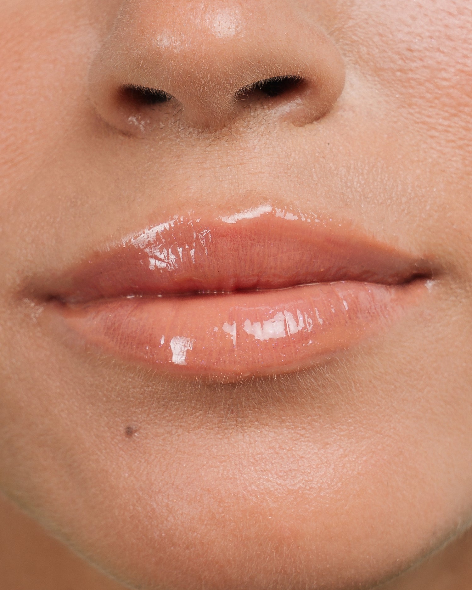 INGLOT X ROCÍO CAMACHO GLOW UP LIP GLOSS